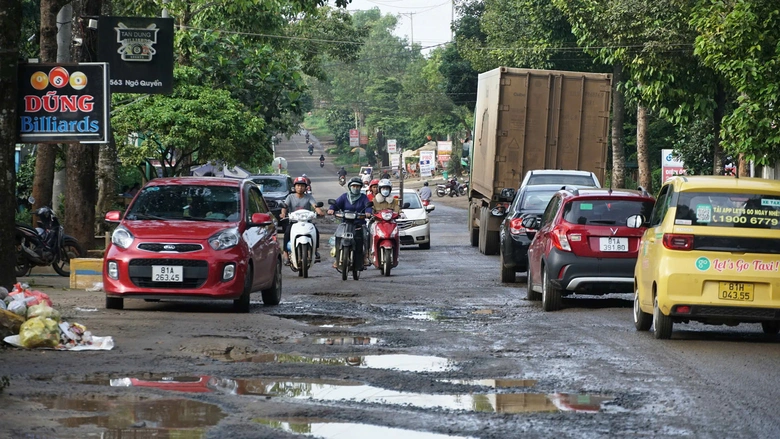 Gia Lai: Nhiều tuyến đường đô thị xuống cấp- Ảnh 1.