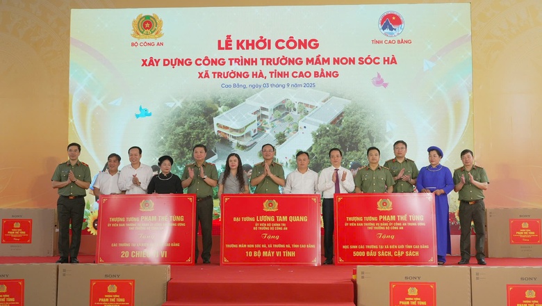 Đ&egrave;o Cả thi c&ocirc;ng trường mầm non Bộ C&ocirc;ng an trao tặng học sinh v&ugrave;ng "qu&ecirc; hương c&aacute;ch mạng"- Ảnh 8.