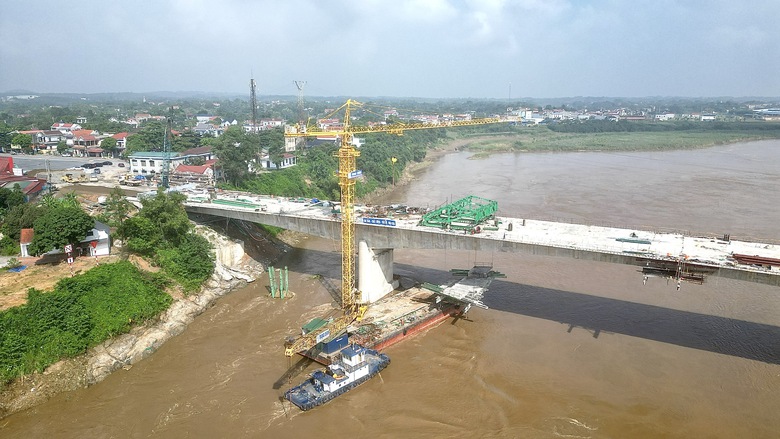 Khi n&agrave;o cầu Phong Ch&acirc;u mới th&ocirc;ng xe?- Ảnh 3.