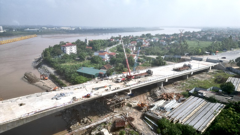 Khi n&agrave;o cầu Phong Ch&acirc;u mới th&ocirc;ng xe?- Ảnh 5.