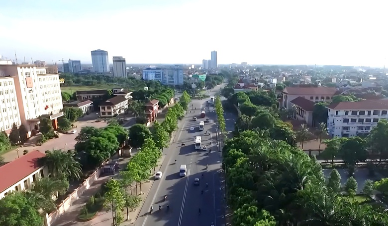 Nghệ An ph&aacute;t triển giao th&ocirc;ng xanh đ&ocirc; thị: Hơn 400 taxi điện đ&atilde; lăn b&aacute;nh- Ảnh 3.