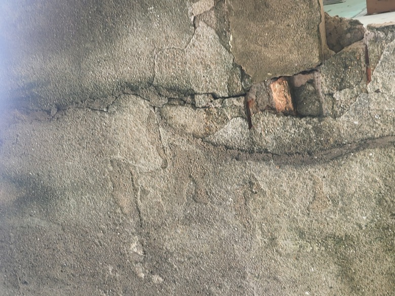 Từ chối nhiều lần hỗ trợ, cựu TNXP 81 tuổi c&oacute; nguy cơ mất nh&agrave; sau b&atilde;o số 5- Ảnh 2.