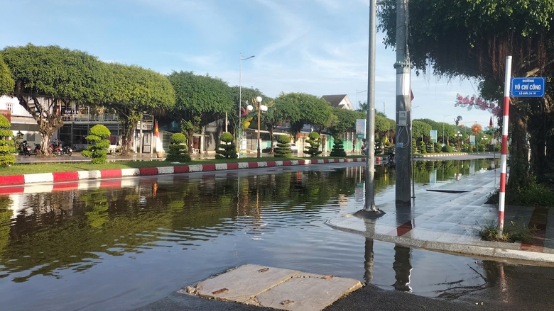 C&agrave; Mau: Mưa lớn g&acirc;y ngập ở Bạc Li&ecirc;u ng&agrave;y khai giảng- Ảnh 2.