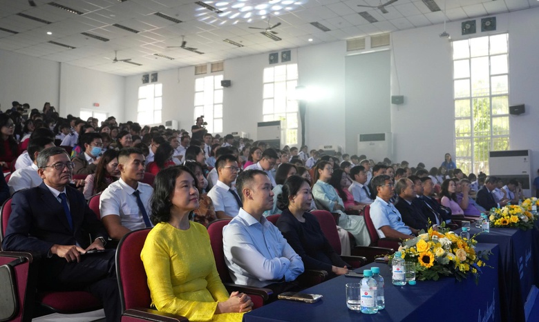 Học viện H&agrave;ng kh&ocirc;ng khai giảng năm học mới, hơn 4.600 "c&aacute;nh chim K19" cất c&aacute;nh ước mơ- Ảnh 6.