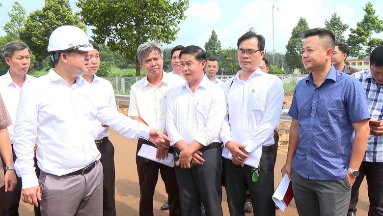 Đồng Nai th&uacute;c tiến độ hai dự &aacute;n giao th&ocirc;ng ngh&igrave;n tỷ đồng- Ảnh 2.