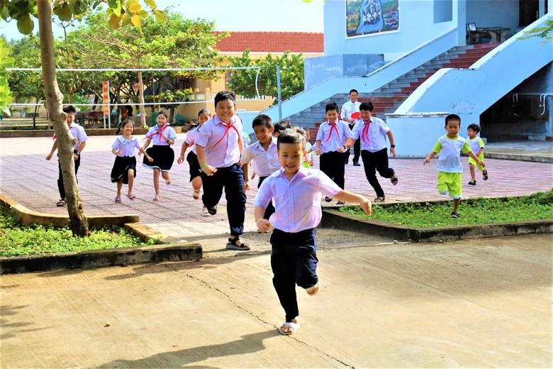 Rộn r&agrave;ng, vui tươi lễ khai giảng năm học mới tr&ecirc;n quần đảo Trường Sa- Ảnh 12.