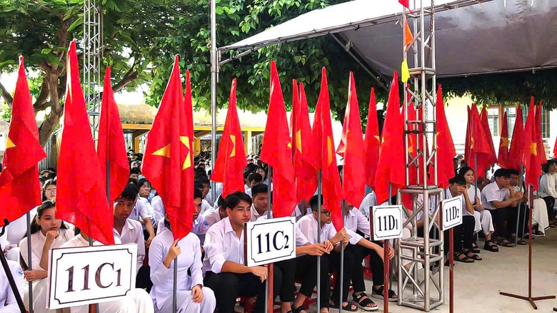 Học sinh toàn quốc hân hoan niềm vui ngày tựu trường- Ảnh 1. Học sinh toàn quốc hân hoan niềm vui ngày tựu trường- Ảnh 1.