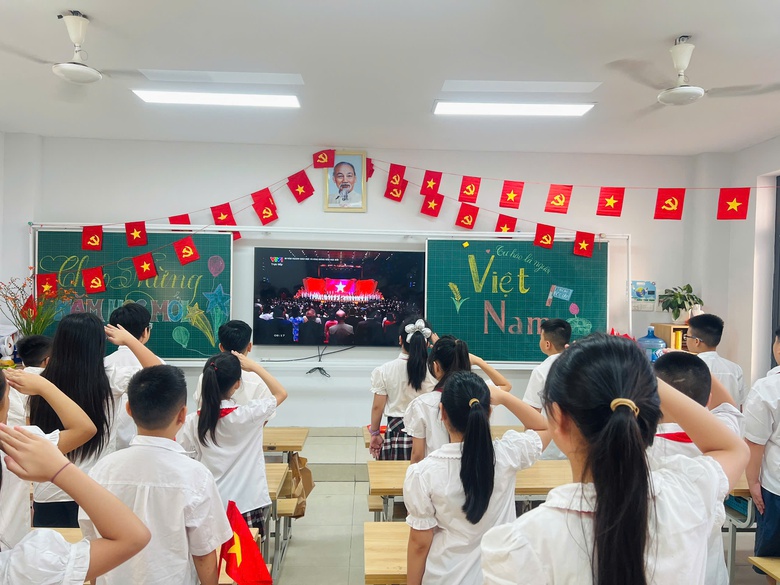 Hơn 2,3 triệu học sinh Hà Nội náo nức đón năm học mới đặc biệt- Ảnh 12. Hơn 2,3 triệu học sinh Hà Nội náo nức đón năm học mới đặc biệt- Ảnh 12.