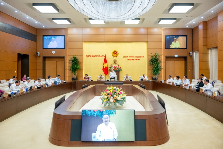 Thường vụ Quốc hội cho &yacute; kiến 14 dự &aacute;n luật, lần đầu ti&ecirc;n quyết định chương tr&igrave;nh lập ph&aacute;p- Ảnh 2.