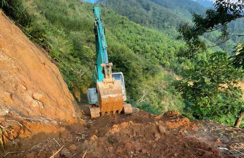 Hạ tầng v&agrave; trật tự an to&agrave;n giao th&ocirc;ng ở L&agrave;o Cai: Từ nghị quyết đến cuộc sống- Ảnh 4.