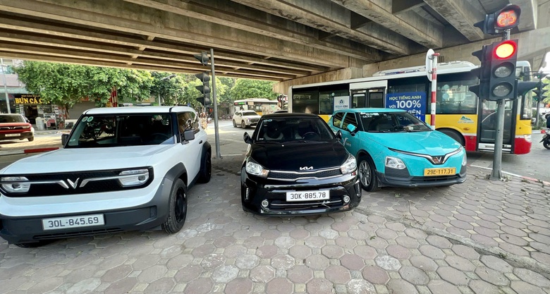 H&agrave; Nội sẽ x&oacute;a to&agrave;n bộ b&atilde;i xe dưới gầm cầu trong th&aacute;ng 9- Ảnh 2.