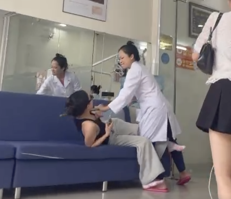 C&ocirc;ng an v&agrave;o cuộc điều tra chủ nha khoa bị tố h&agrave;nh hung kh&aacute;ch h&agrave;ng- Ảnh 1.