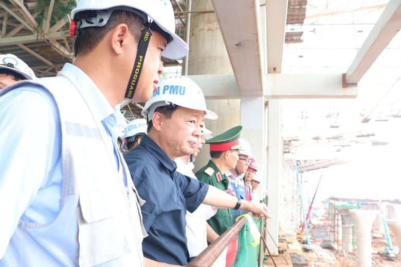 Phó Thủ tướng: Siết đường găng, phải đúng hẹn hoàn thành sân bay Long Thành vào 19/12- Ảnh 5. Phó Thủ tướng: Siết đường găng, phải đúng hẹn hoàn thành sân bay Long Thành vào 19/12- Ảnh 5.