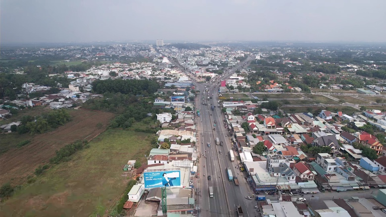 Đồng Nai điều chỉnh h&agrave;ng loạt cụm đ&egrave;n t&iacute;n hiệu, gỡ dần n&uacute;t thắt giao th&ocirc;ng tr&ecirc;n quốc lộ 51- Ảnh 2.