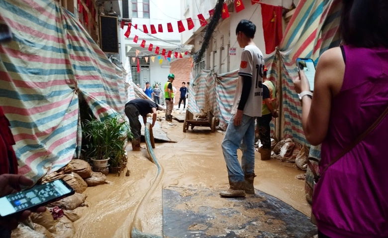 H&agrave; Nội: Khắc phục nhanh sự cố b&ugrave;n tr&agrave;o từ dự &aacute;n metro Nhổn - ga H&agrave; Nội- Ảnh 1.