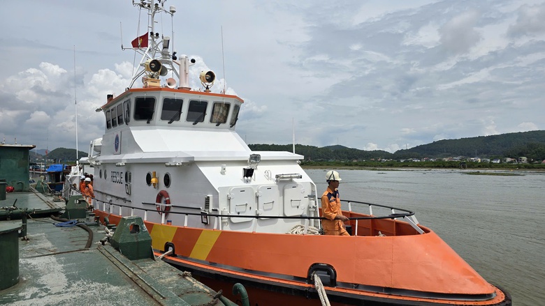 Hơn 550 người được cứu tr&ecirc;n biển: Lực lượng cứu nạn h&agrave;ng hải căng m&igrave;nh m&ugrave;a mưa b&atilde;o- Ảnh 2.