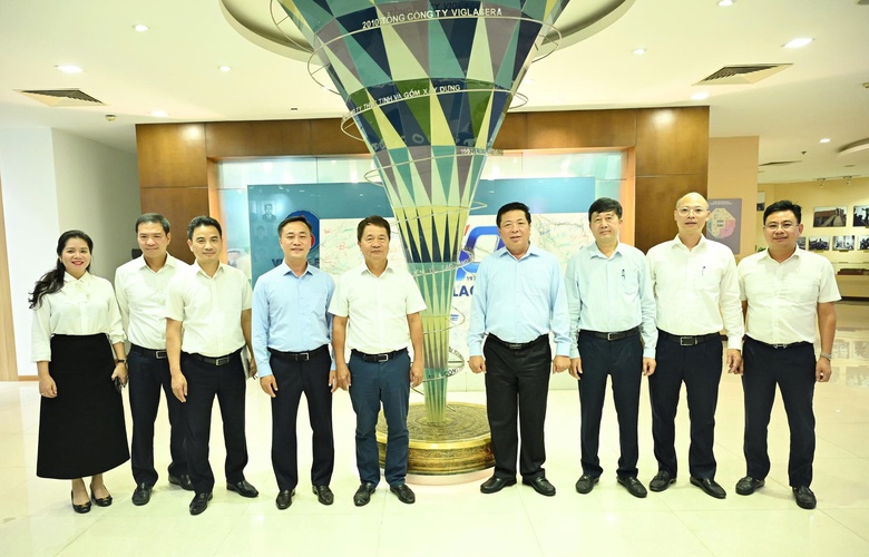 Viglacera cần tiếp tục đổi mới theo xu thế xanh, tiết kiệm t&agrave;i nguy&ecirc;n, giảm ph&aacute;t thải- Ảnh 13.