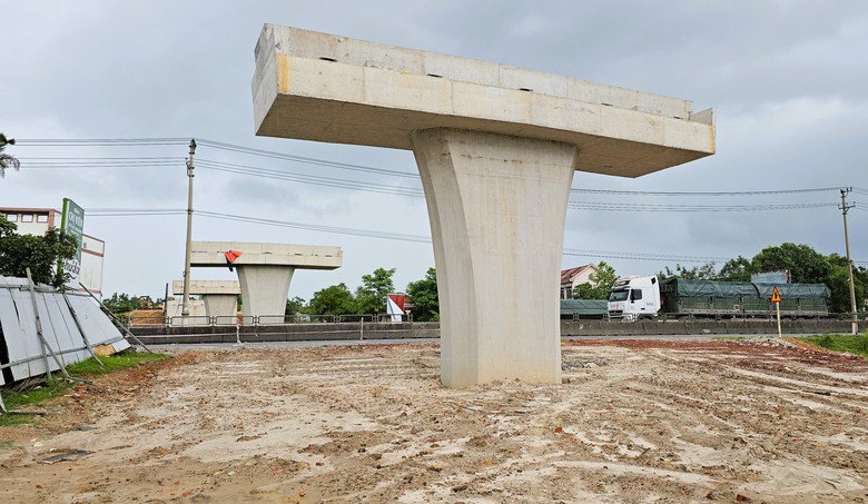 Gỡ vướng mặt bằng, ho&agrave;n th&agrave;nh dự &aacute;n quốc lộ 12A đoạn tr&aacute;nh Ba Đồn trong năm 2025- Ảnh 10.