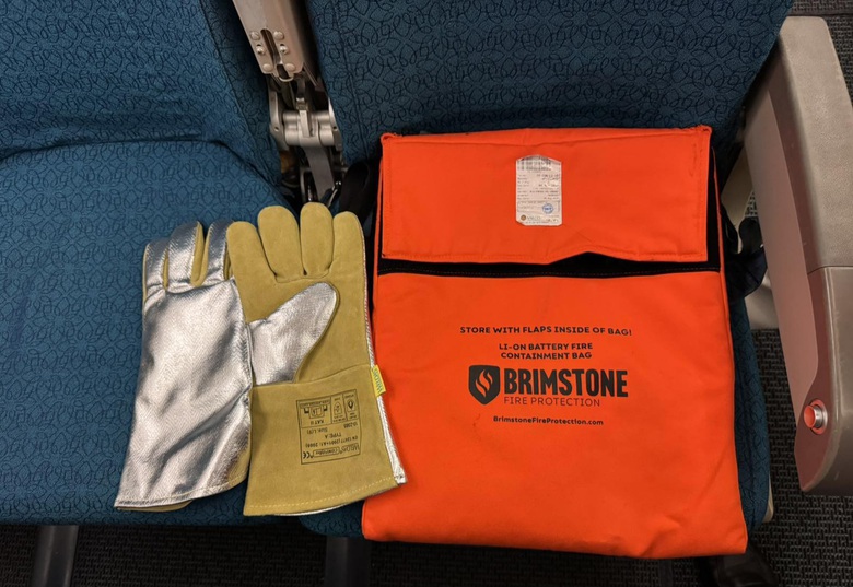 Vietnam Airlines cấm sử dụng pin sạc dự ph&ograve;ng lithium tr&ecirc;n c&aacute;c chuyến bay- Ảnh 1.