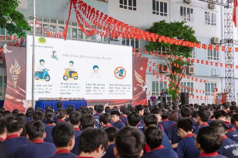 Học sinh, sinh vi&ecirc;n H&agrave; Nội học an to&agrave;n giao th&ocirc;ng đầu năm học 2025- Ảnh 2.