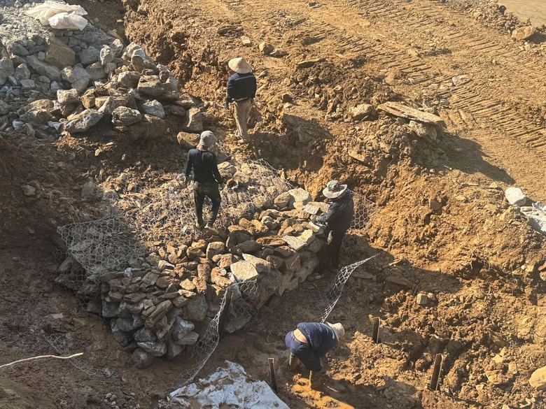 Nghệ An: Cần cơ chế đặc thù để sớm khôi phục hạ tầng giao thông bị hư hại sau bão- Ảnh 5. Nghệ An: Cần cơ chế đặc thù để sớm khôi phục hạ tầng giao thông bị hư hại sau bão- Ảnh 5.