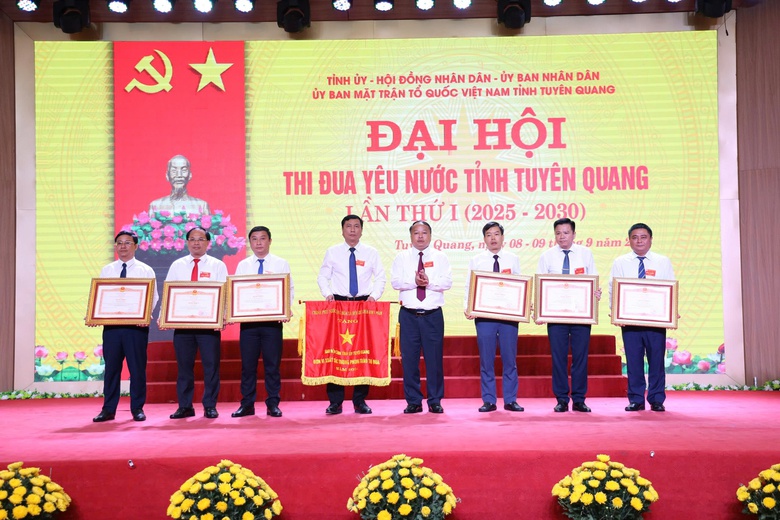 Tăng tốc x&acirc;y dựng tỉnh Tuy&ecirc;n Quang ph&aacute;t triển nhanh, bền vững- Ảnh 4.