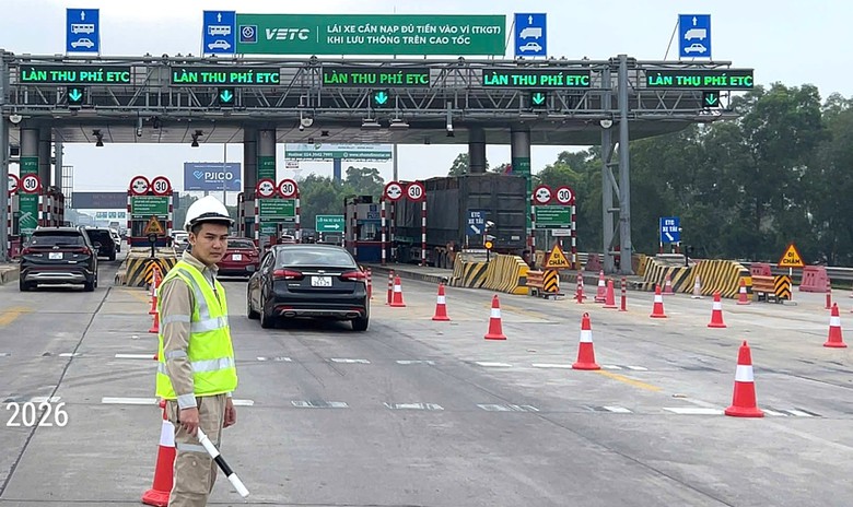 Trạm thu ph&iacute; th&ocirc;ng tho&aacute;ng ng&agrave;y đầu nghỉ Tết Dương lịch- Ảnh 6.