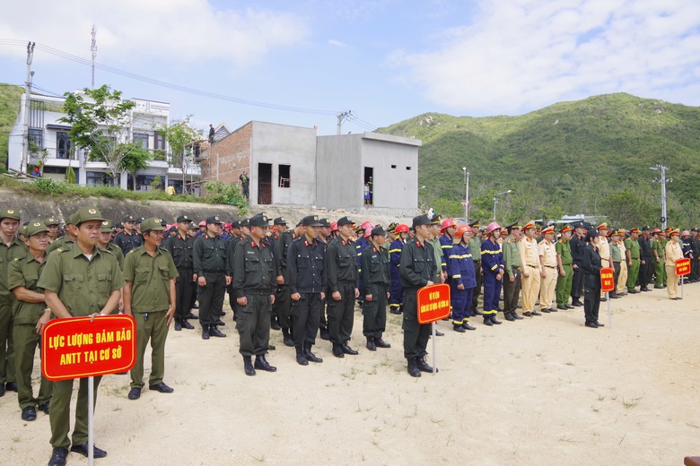 Bộ Công an làm lễ xuất quân thần tốc 15 ngày đêm, quyết thắng "Chiến dịch Quang Trung"- Ảnh 3. Bộ Công an làm lễ xuất quân thần tốc 15 ngày đêm, quyết thắng "Chiến dịch Quang Trung"- Ảnh 3.