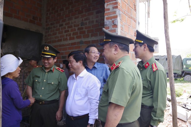 Bộ Công an làm lễ xuất quân thần tốc 15 ngày đêm, quyết thắng "Chiến dịch Quang Trung"- Ảnh 5. Bộ Công an làm lễ xuất quân thần tốc 15 ngày đêm, quyết thắng "Chiến dịch Quang Trung"- Ảnh 5.