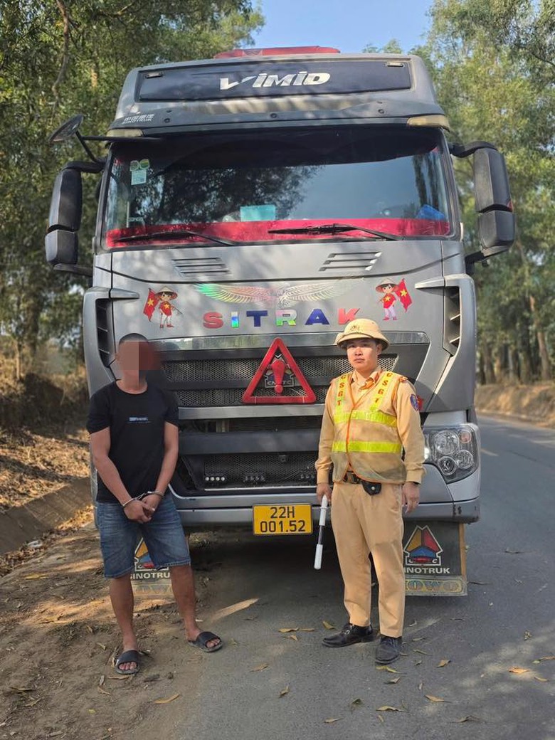 Tuyên Quang: Liên tiếp phát hiện lái xe dương tính với ma túy- Ảnh 1. Tuyên Quang: Liên tiếp phát hiện lái xe dương tính với ma túy- Ảnh 1.