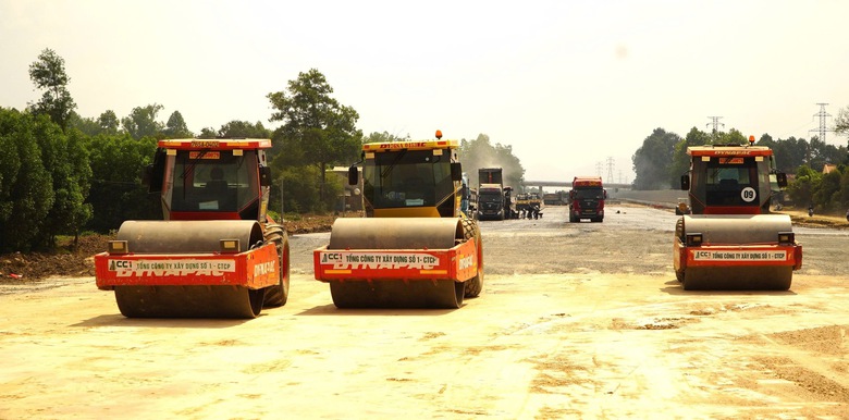 Bộ trưởng Trần Hồng Minh: Tăng tốc cao tốc Biên Hòa - Vũng Tàu, thông xe 2 đoạn trước Tết- Ảnh 2. Bộ trưởng Trần Hồng Minh: Tăng tốc cao tốc Biên Hòa - Vũng Tàu, thông xe 2 đoạn trước Tết- Ảnh 2.