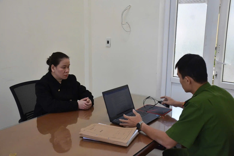 C&ocirc;ng an Đ&agrave; Nẵng triệt ph&aacute; 2 tụ điểm mại d&acirc;m tr&aacute; h&igrave;nh- Ảnh 2.