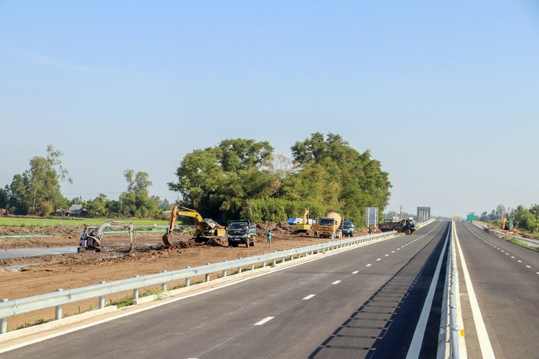 Ho&agrave;n th&agrave;nh 2 trạm dừng nghỉ cao tốc Cần Thơ - C&agrave; Mau trước 10/2- Ảnh 2.
