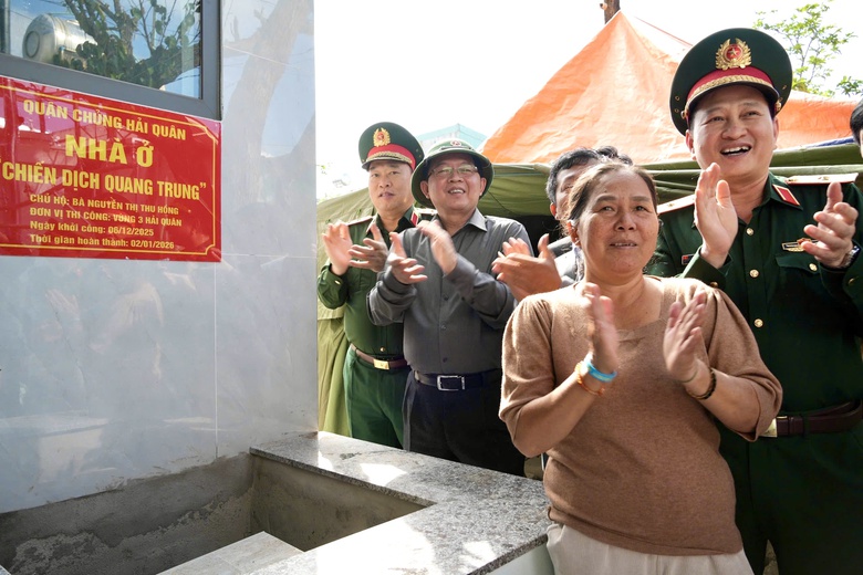 Ph&oacute; Thủ tướng Hồ Quốc Dũng kiểm tra "chiến dịch Quang Trung" tại Gia Lai- Ảnh 9.