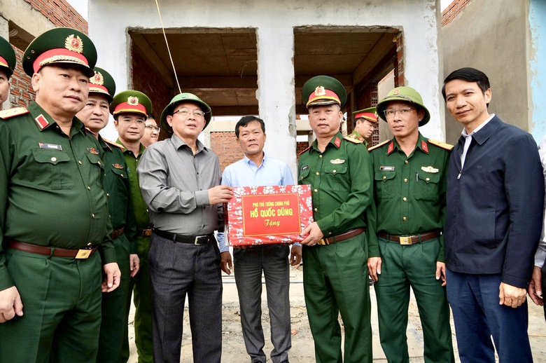 Ph&oacute; Thủ tướng Hồ Quốc Dũng kiểm tra "chiến dịch Quang Trung" tại Gia Lai- Ảnh 3.