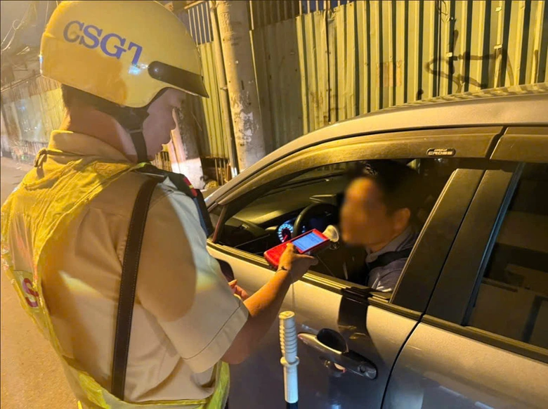 Hơn nửa th&aacute;ng, 30 người chết v&igrave; TNGT: TP.HCM siết chặt địa b&agrave;n trọng điểm- Ảnh 2.