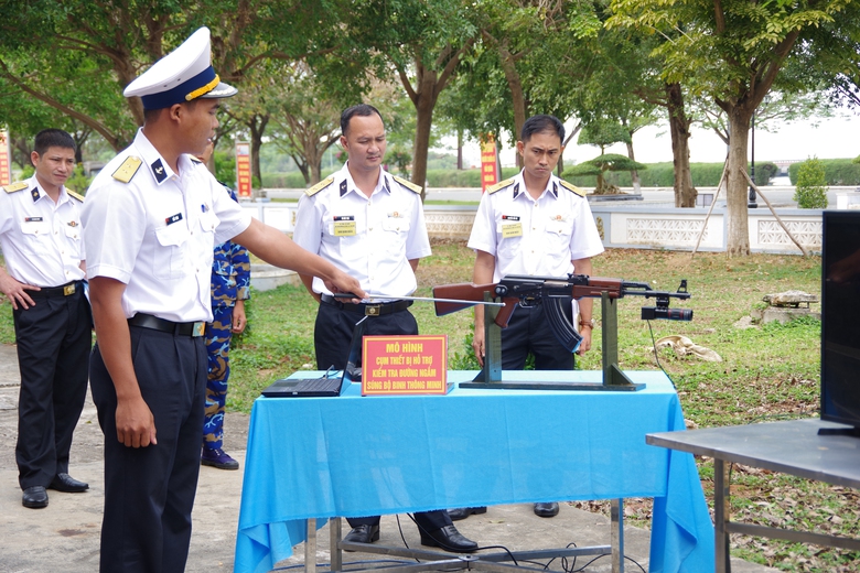 Đổi mới huấn luyện từ những m&ocirc; h&igrave;nh học cụ s&aacute;ng tạo ở V&ugrave;ng 2 Hải qu&acirc;n- Ảnh 4.