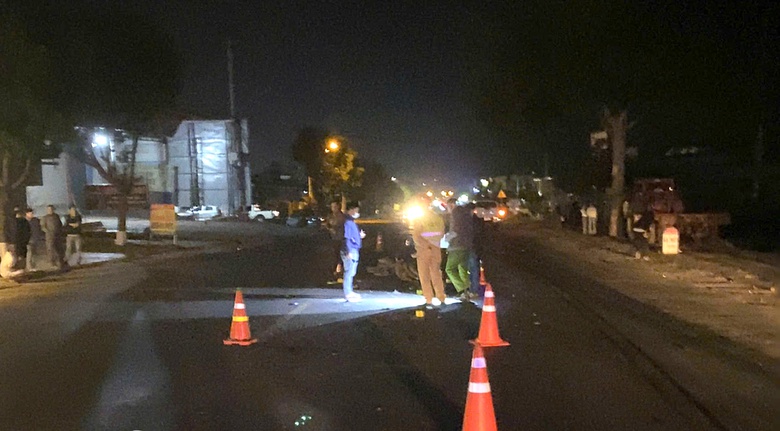 Đắk Lắk: Điều tra nguyên nhân vụ tai nạn liên hoàn làm một người tử vong- Ảnh 1. Đắk Lắk: Điều tra nguyên nhân vụ tai nạn liên hoàn làm một người tử vong- Ảnh 1.