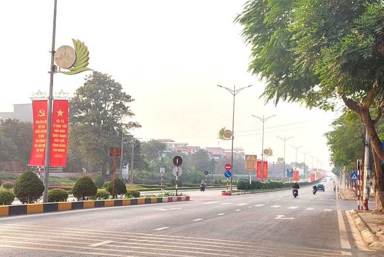 Ph&uacute; Thọ: Chỉnh trang đ&ocirc; thị tạo kh&iacute; thế ch&agrave;o mừng Đại hội Đảng to&agrave;n quốc lần thứ XIV- Ảnh 6.