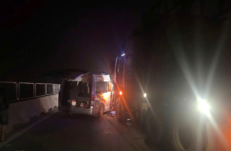 Nh&acirc;n chứng b&agrave;ng ho&agrave;ng kể khoảnh khắc tai nạn tr&ecirc;n cao tốc l&agrave;m 9 người thương vong- Ảnh 4.