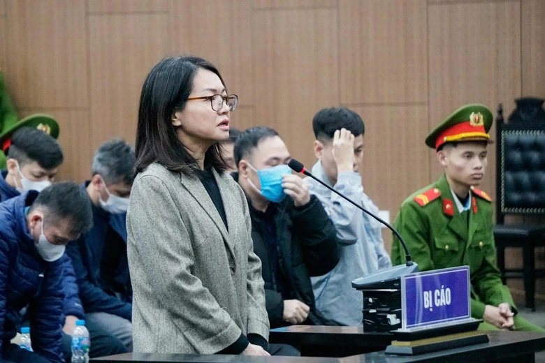 Lĩnh &aacute;n 15 năm t&ugrave; v&igrave; nhận hối lộ, cựu Cục trưởng An to&agrave;n thực phẩm bật kh&oacute;c- Ảnh 1.