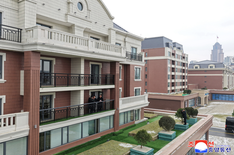 Hé lộ hình ảnh mới nhất từ khu đô thị 10.000 căn hộ sắp hoàn thành tại Bình Nhưỡng- Ảnh 4. Hé lộ hình ảnh mới nhất từ khu đô thị 10.000 căn hộ sắp hoàn thành tại Bình Nhưỡng- Ảnh 4.