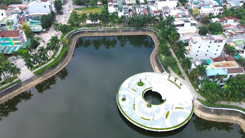 Diện mạo quảng trường lớn nhất Quảng Ng&atilde;i sau n&acirc;ng cấp- Ảnh 9.