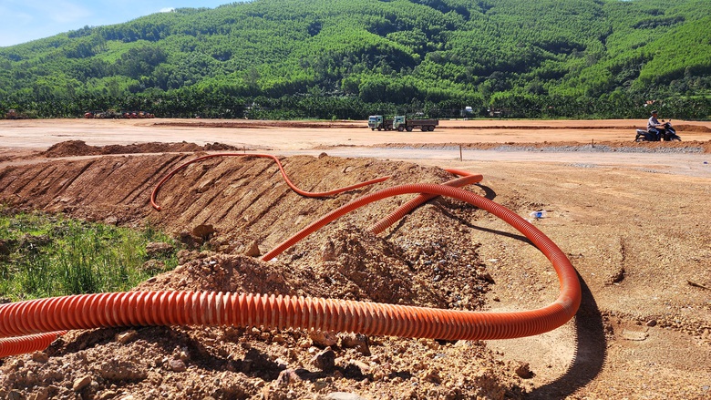 Trạm dừng nghỉ tr&ecirc;n cao tốc Quảng Ng&atilde;i - Ho&agrave;i Nhơn đang thi c&ocirc;ng ra sao?- Ảnh 6.