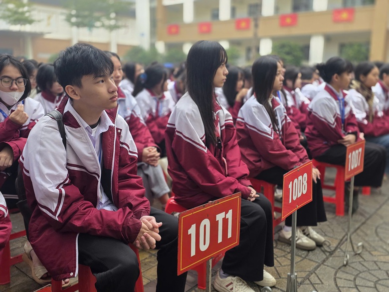 L&agrave;o Cai: Cha mẹ, thầy c&ocirc; bớt lo khi học sinh được học kỹ năng đi xe an to&agrave;n- Ảnh 4.