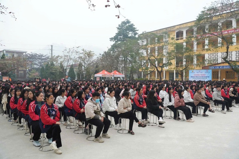 L&agrave;o Cai: Cha mẹ, thầy c&ocirc; bớt lo khi học sinh được học kỹ năng đi xe an to&agrave;n- Ảnh 14.