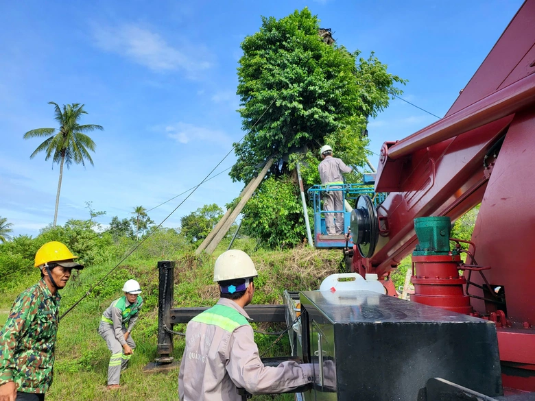 Quảng Ngãi chính thức ban hành quy định về quản lý dịch vụ công sau nhập tỉnh- Ảnh 1. Quảng Ngãi chính thức ban hành quy định về quản lý dịch vụ công sau nhập tỉnh- Ảnh 1.