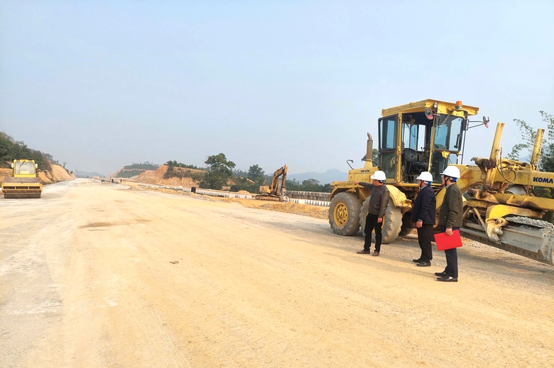Ph&uacute; Thọ: Đẩy nhanh tiến độ thi c&ocirc;ng dự &aacute;n hạ tầng giao th&ocirc;ng kết nối V&ugrave;ng Thủ đ&ocirc;- Ảnh 1.