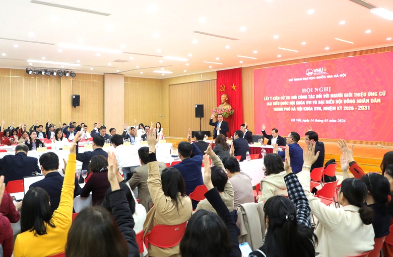 Gi&aacute;m đốc ĐHQGHN Ho&agrave;ng Minh Sơn được cử tri giới thiệu ứng cử ĐBQH kh&oacute;a XVI- Ảnh 2.