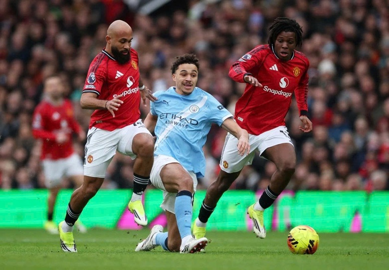 Ngoại hạng Anh: MU thắng dễ Man City trong trận ra mắt của HLV Michael Carrick- Ảnh 1.